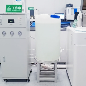 某醫(yī)院檢驗(yàn)科安裝飛藍(lán)純水機(jī)