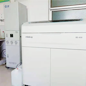 某醫院檢驗科安裝飛藍醫用純水機超純水機