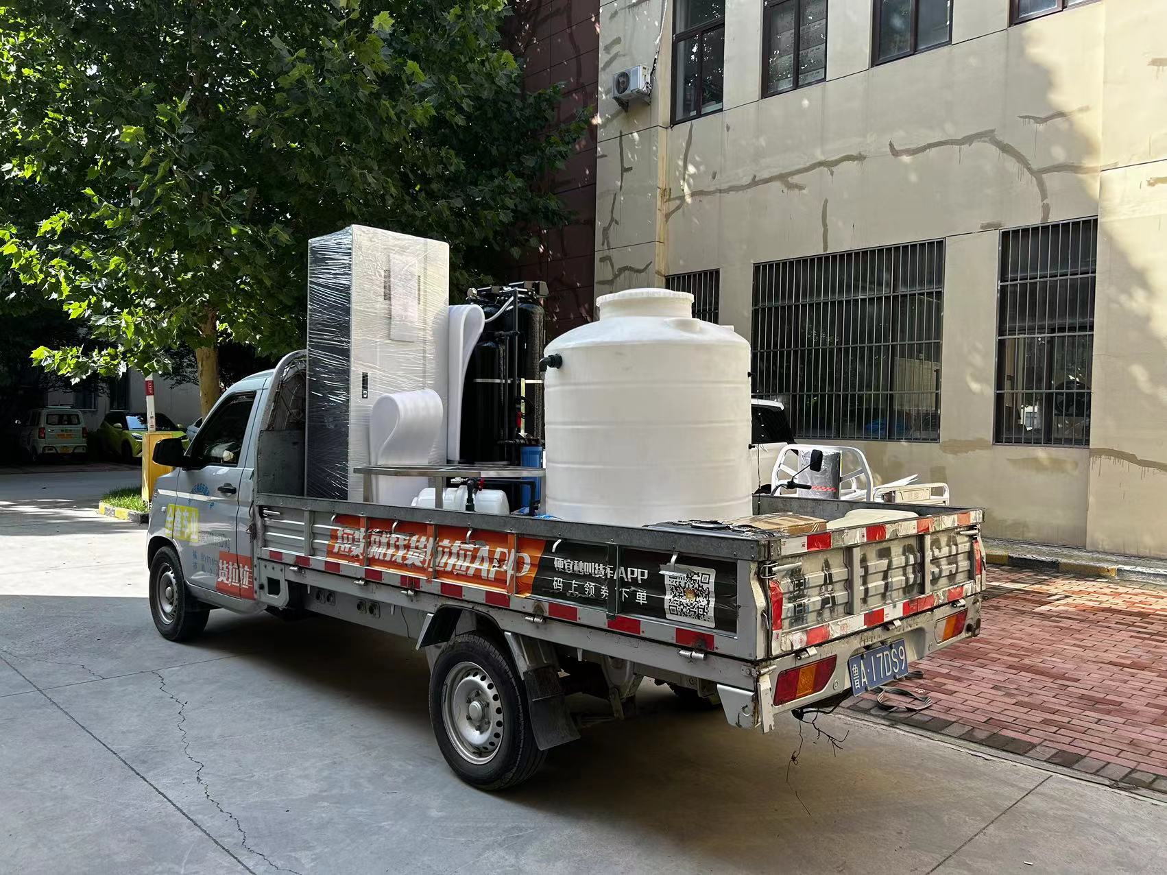 濟寧地區500L醫用純水機發貨發車